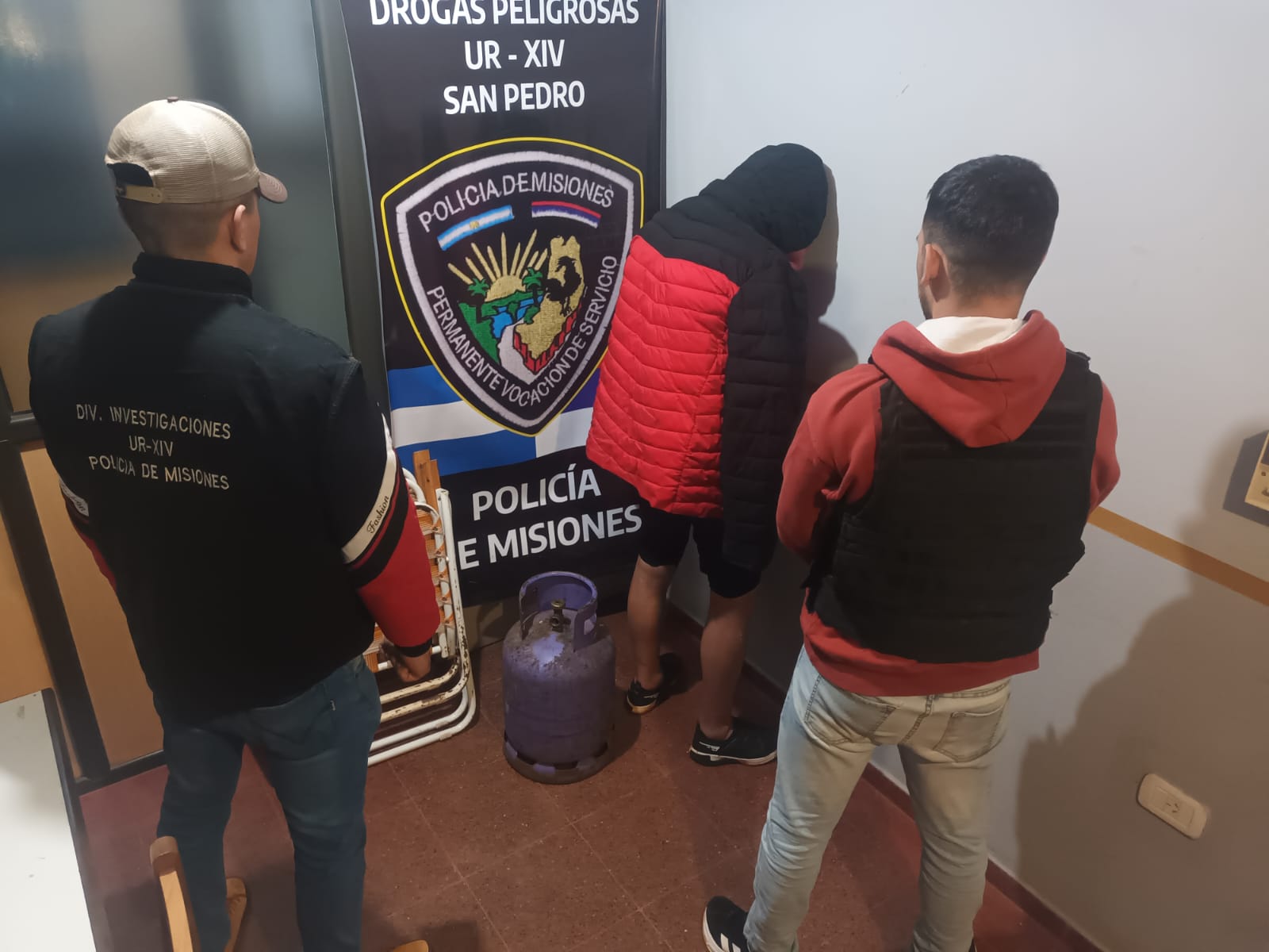Detuvieron a un ladrón con antecedentes tras robar una garrafa en el cuartel de Bomberos de San Pedro